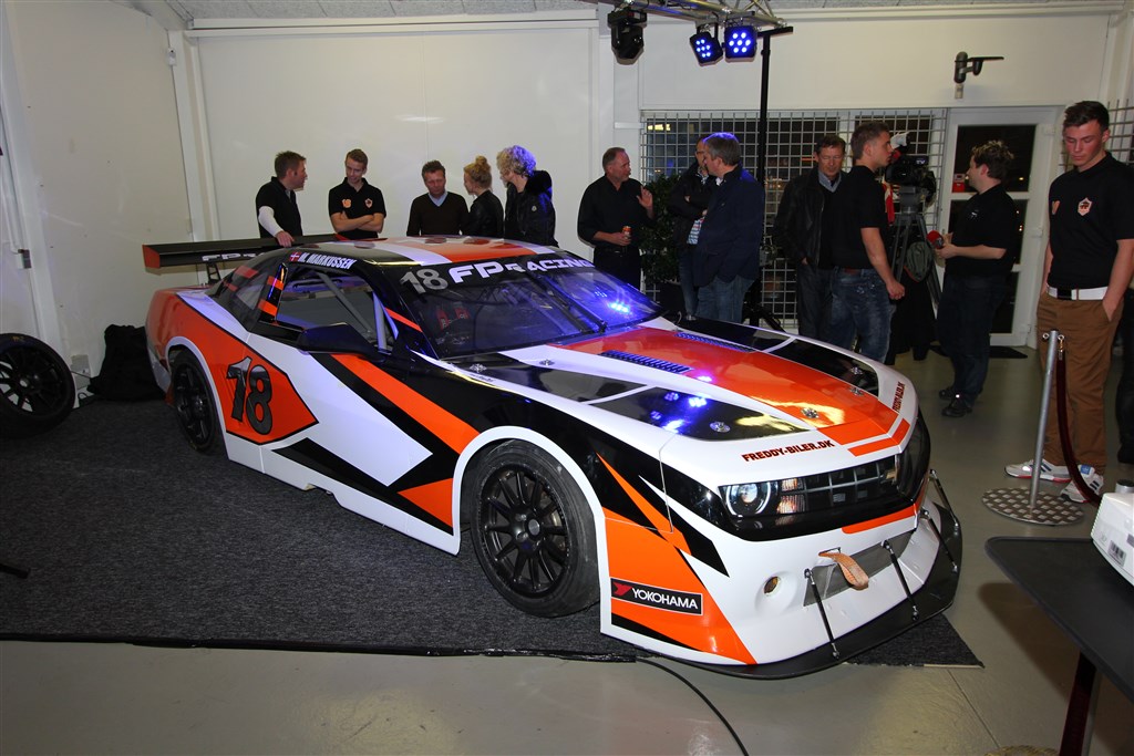 Masser af mennesker var til stede ved præsentationen
(Foto: Motorsporten.dk)